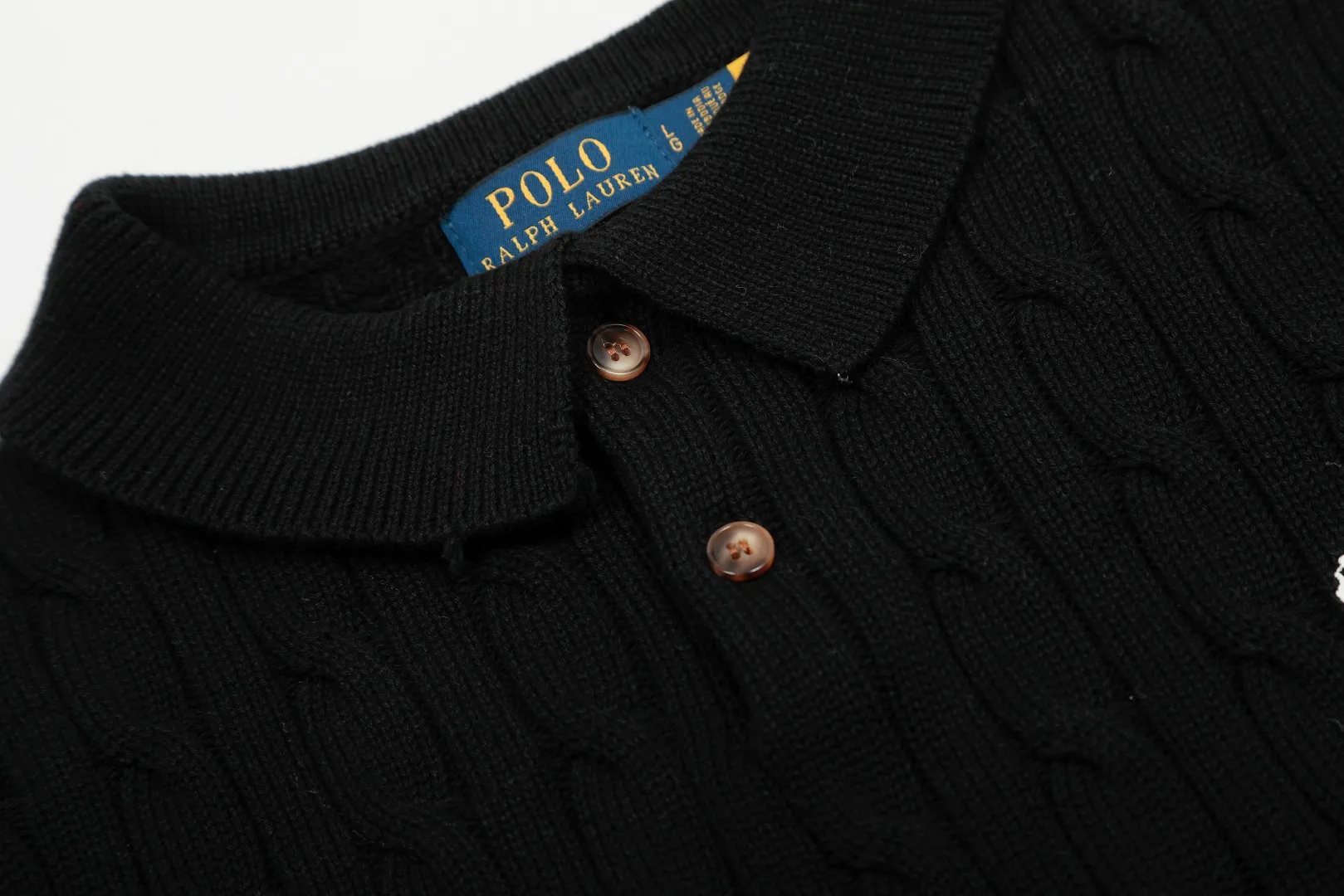 🅿️186 "Top quality" Style number: DS062# (not off the shelves all year round) [Ralph Lauren men's POLO lapel solid color pony embroidered logo knitted short sleeves] ✅Ralph Lauren Ralph Lauren classic basic lapel POLO men's all-season knitted short sleeves ✅Main supplier platform live broadcast Wholesale entity Replacement when out of stock Not off the shelf ✅ZP quality 1:1 version Scan the code to enter the GF website Counter quality ✅Details and quality are the only one in Guangzhou. Imported quality cotton yarn, focusing on high-end, cost-effective. Needless to say good quality. ✅The version restores the original version. The maximum size can be worn up to 200 pounds. Loose, comfortable and stress-free. ✅The upper body is simple and easy to match. A must-have for men. Good-looking clothes are never picky. A must-have for men's wardrobe. Size: S-XL. Color: Black, White, Gray, Khaki, Navy Blue, Gentleman's Lake Blue.